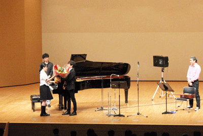 サックス奏者：本田雅人さん（中央） ピアノ奏者：秋田慎治さん（左） ギター奏者：梶原順さん（右） 本当にありがとうございました。